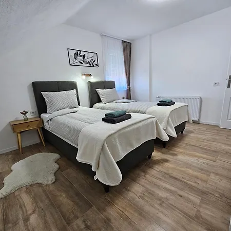 Apartment Ana Gracac (Zadar)